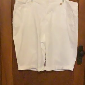 Size 18 white shorts for casual or night out wear.